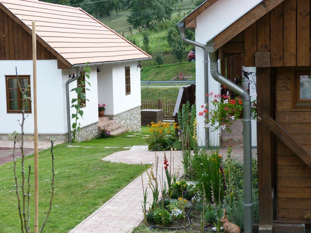 Hotel Fruktarium Vendeghaz Trizs Zewnętrze zdjęcie